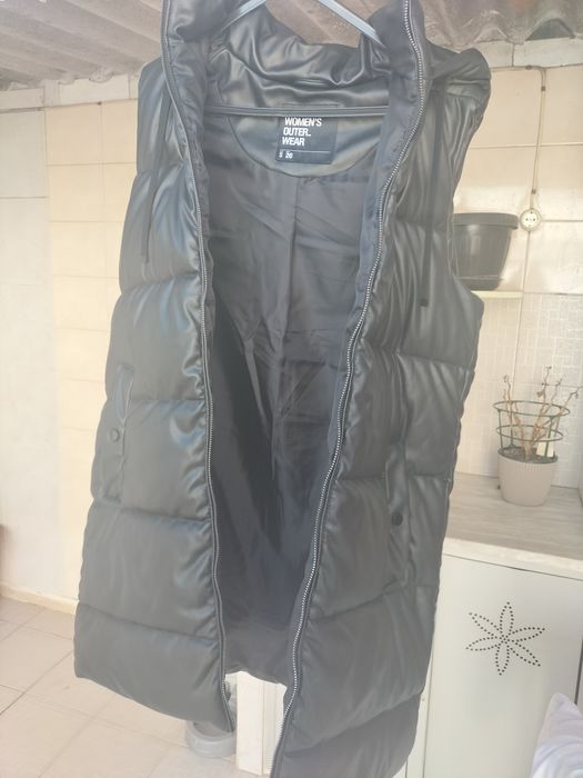 Casaco quispo sem mangas e comprido