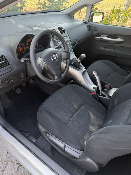 Toyota Auris 1.4 D4D Nacional um dono revisoes todas na marca