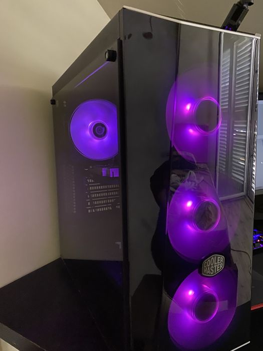 Torre gamer à venda em otimo estado