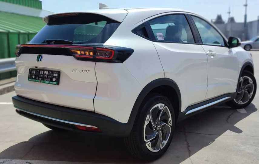 Honda MN-V чверть передня, задня , є все до MNV