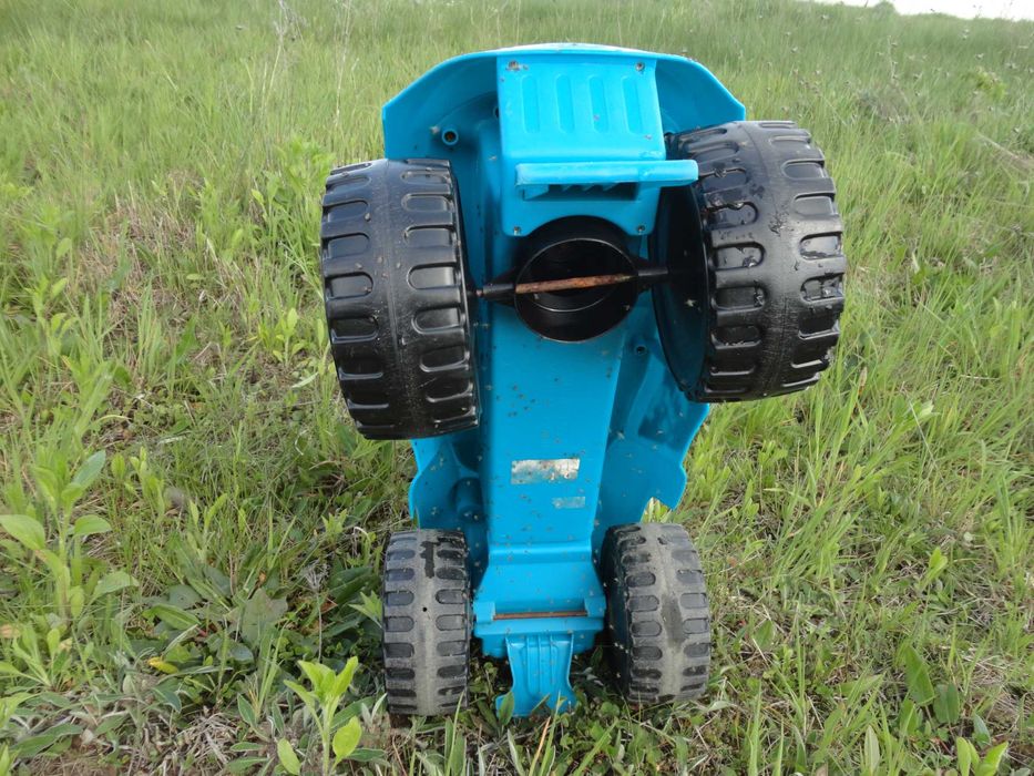 Велика дитяча машинка.