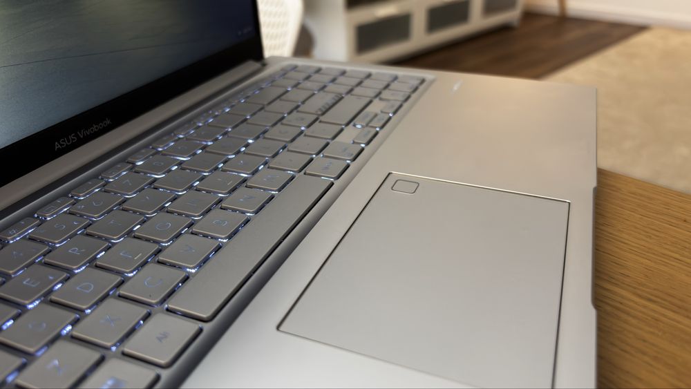 ASUS Vivobook 15 | Ryzen 7 7730U | 16GB RAM | SSD 512GB – Como Novo!
