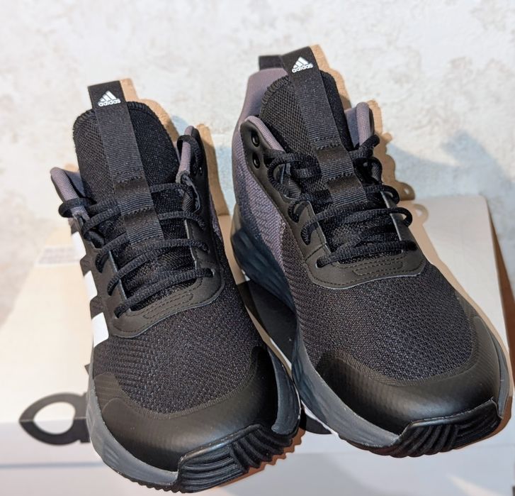 Оригінальні кросівки Adidas OwnTheGame