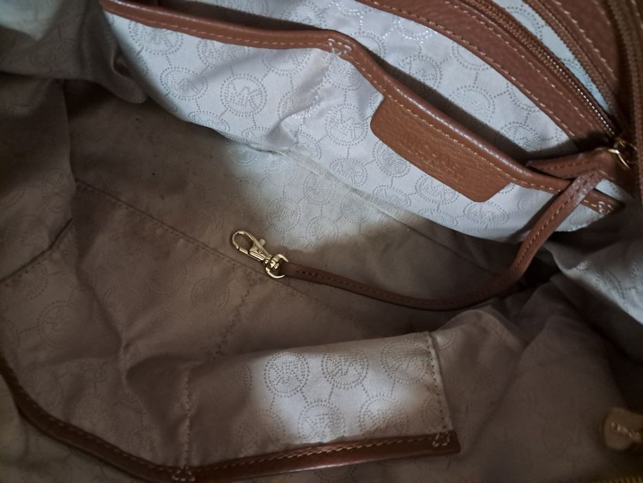 Mala de pele marca Michael kors
