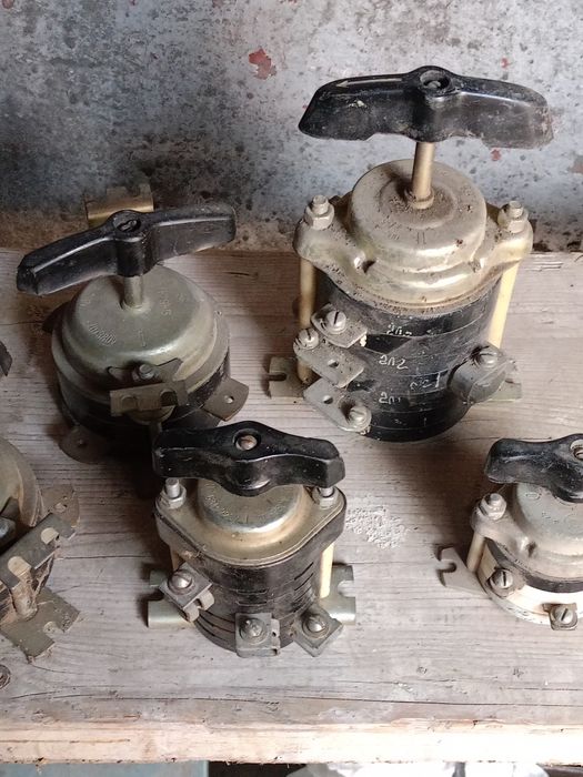 Електричні ,пускачі ,реле часу та інше