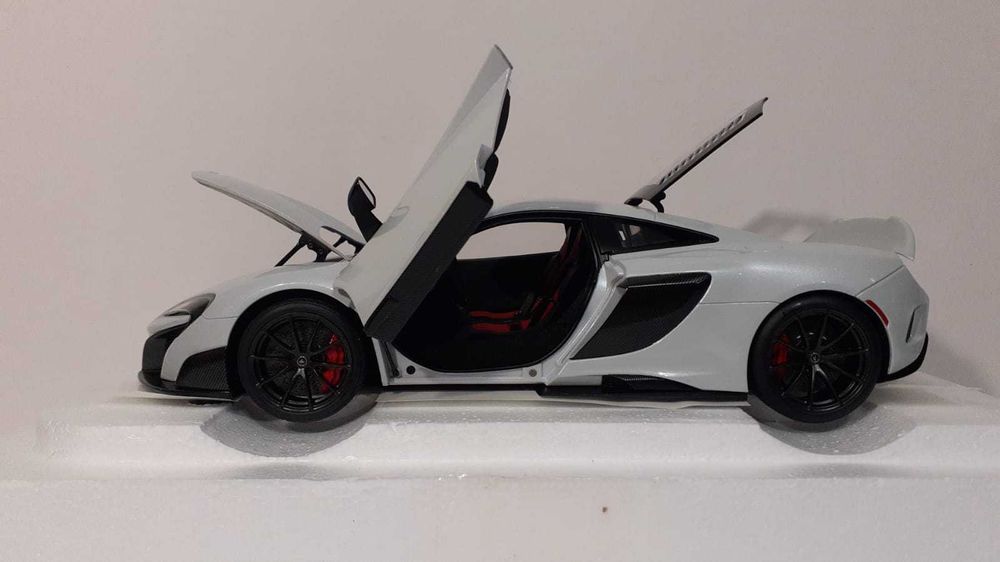 1/18 McLaren 675 LT br - AutoArt