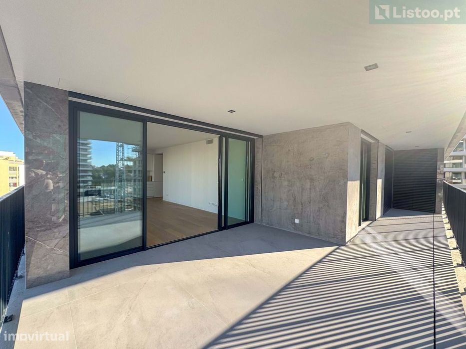 T2 Novo com varanda e terraço