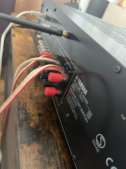 Amplituner Yamaha R-N402D MusicCast