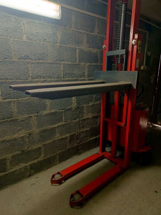 Stacker. Wózek masztowy półelektryczny. HANEU EH 1025 | 1000kg | 2,5m