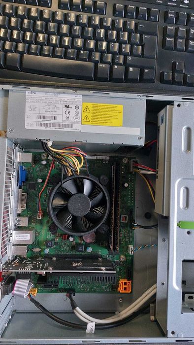pc's Fujitsu sff i3-4160 ram 8gb, sem disco