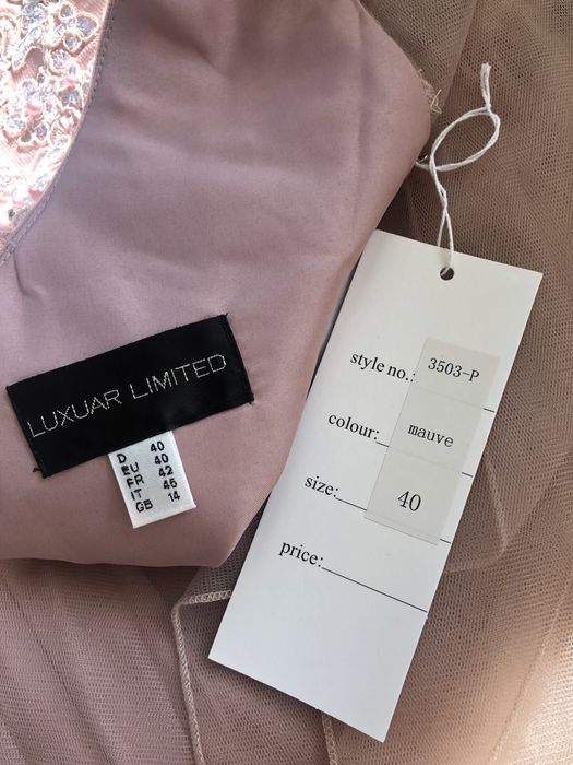 Suknia z tiulu Luxuar Limited