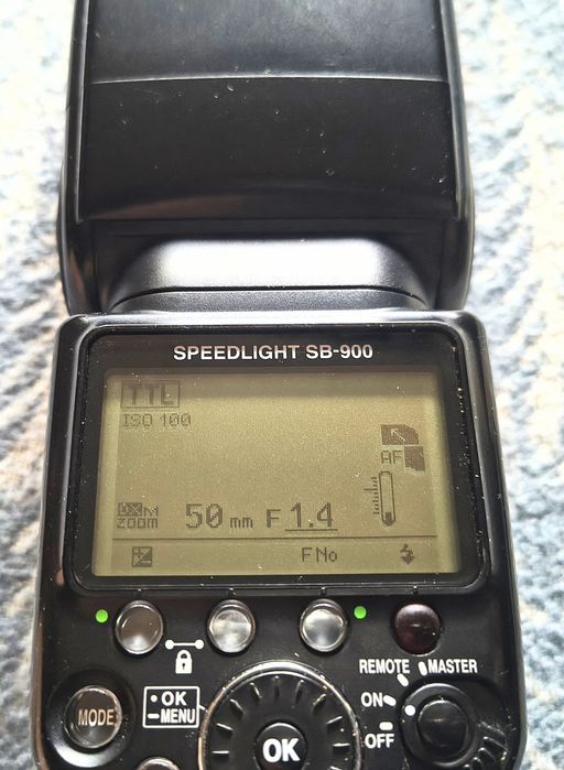 Спалах Nikon speedlight SB-900