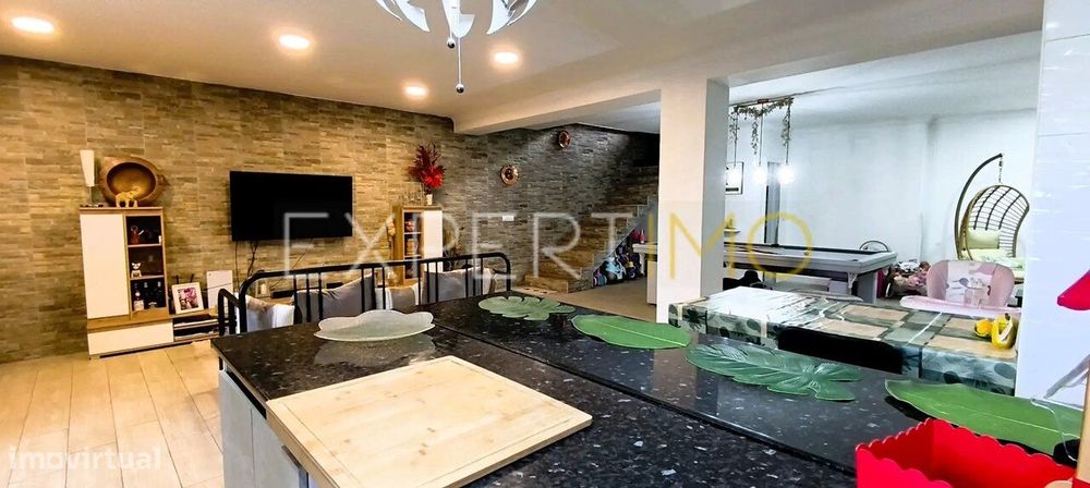 Apartamento T4 Duplex com Pátio e Garagem - Mãe d’Água, Bragança