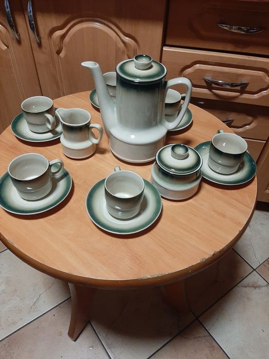 Zestaw kawowy Tułowice dwa dzbanki 6 filiżanek cukiernica 6 talerz prl