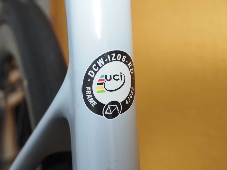 Bicicleta estrada Izalko Max 8.6