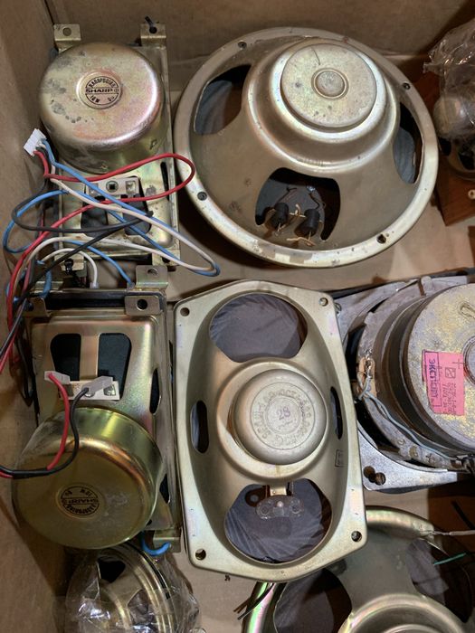 Динаміки різні, 1500 за все разом