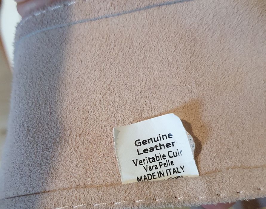 Dwuwarstowa sukienka z paskiem skórzanym