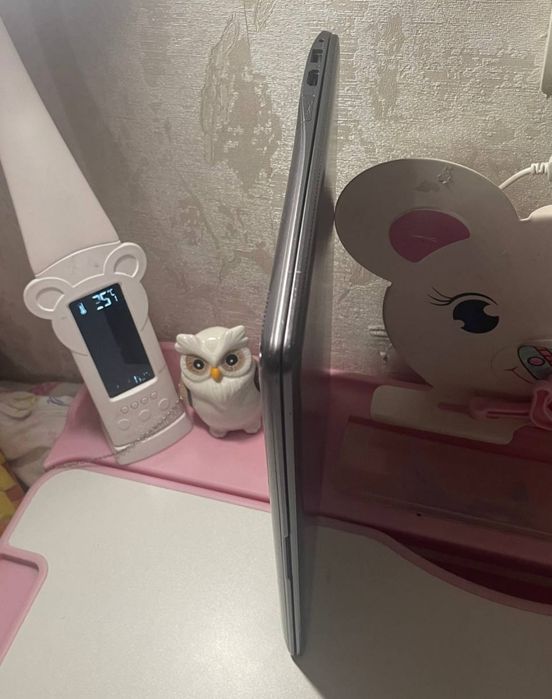 Компактний ноутбук Samsung для навчання — Тонкий, легкий, літає в інте