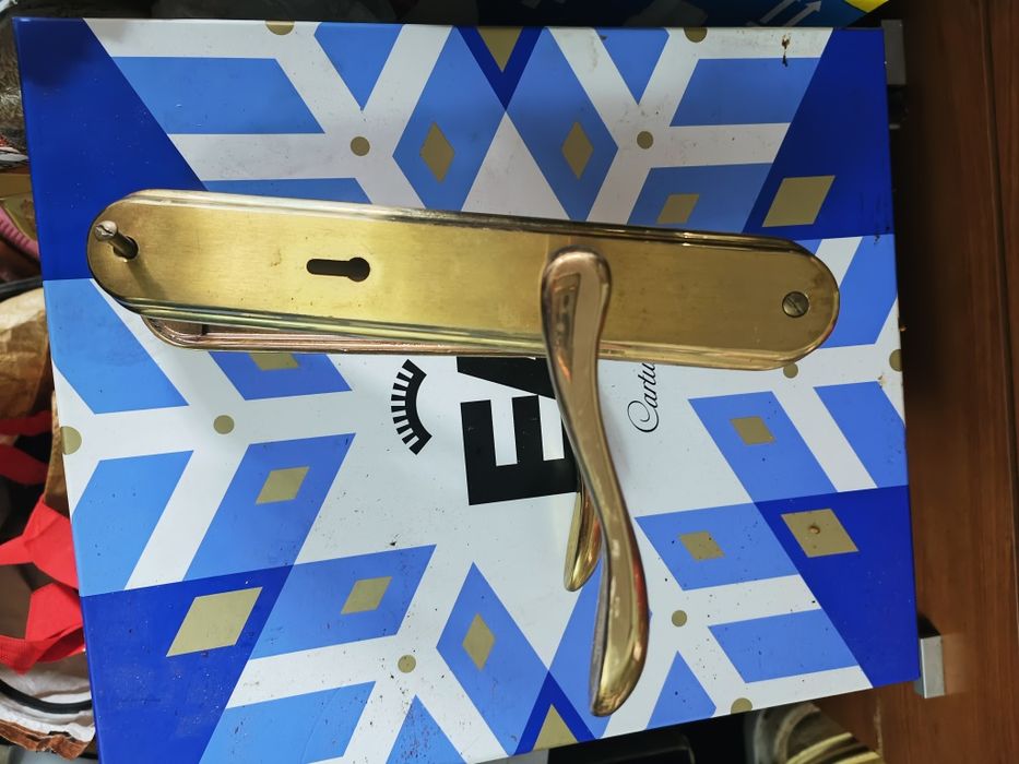 Vendo fechaduras e puxadores