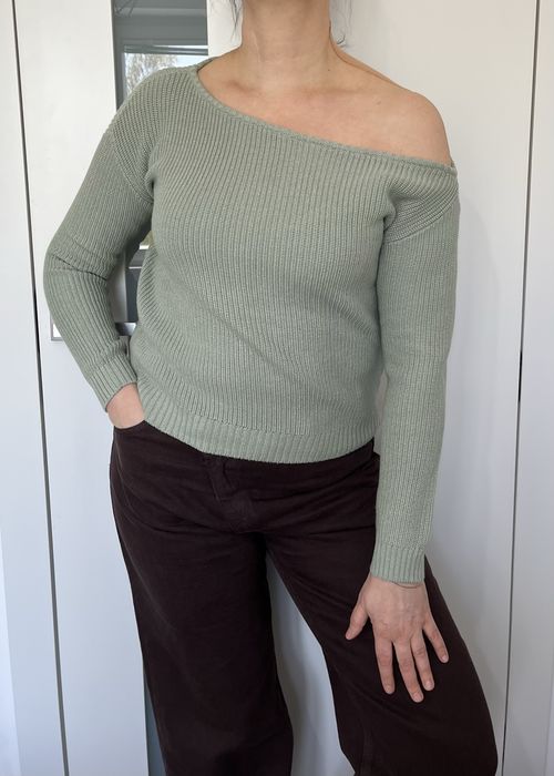 Even&Odd sweter prążkowany z asymetrycznym dekoltem