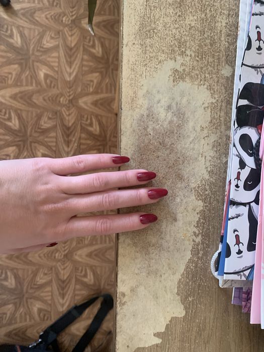 Стіл компʼютерний з надбудовою.