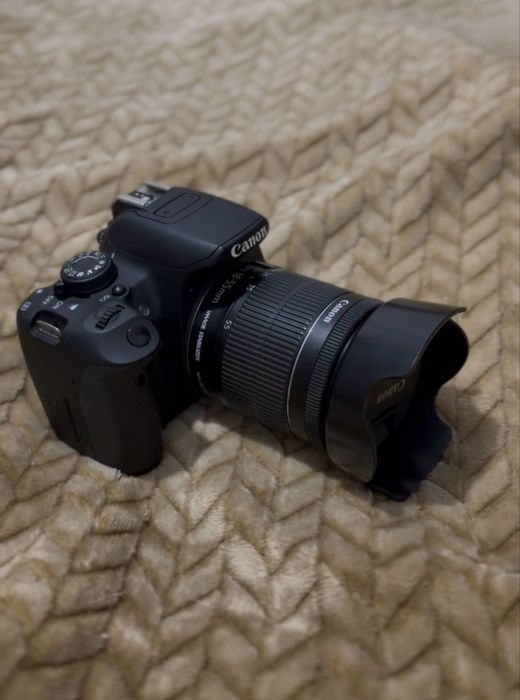 Canon 700D + Lente 18–55mm + SD Card (Negociavel)