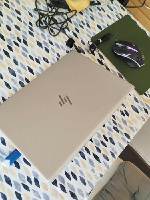 Portátil top da HP i5 ainda com garantia