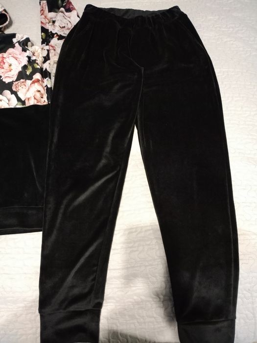 Dres welurowy w kwiatki