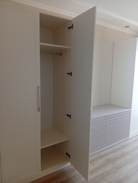 Гостинные,кухни, шкафы купе,прихожие под заказ.