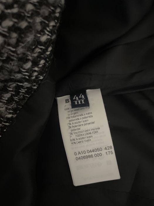 Saia curta com racha em fazenda