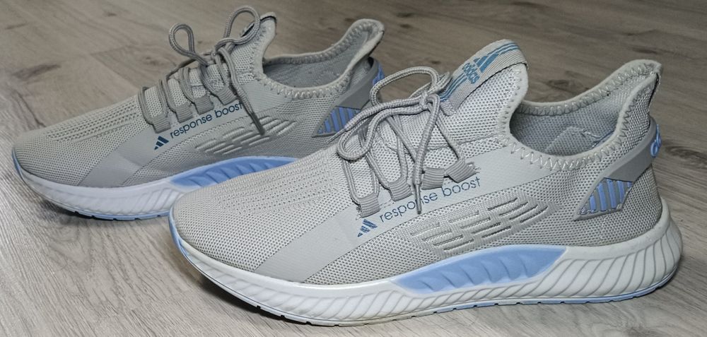 ADIDAS кросівки (44 розмір)