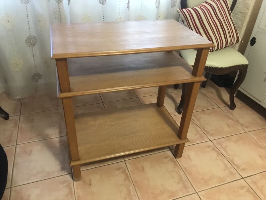 Móvel TV com prateleiras