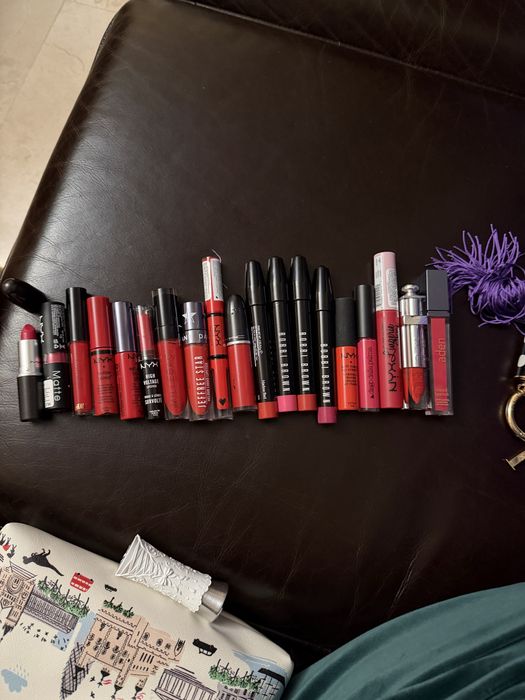 Помады блески ращных боендов mac dior bobbi brown