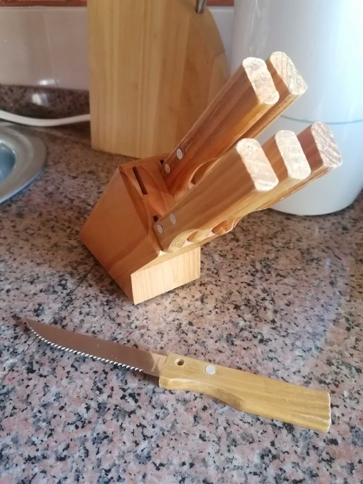 Conjunto 6 facas serrilha com suporte madeira
