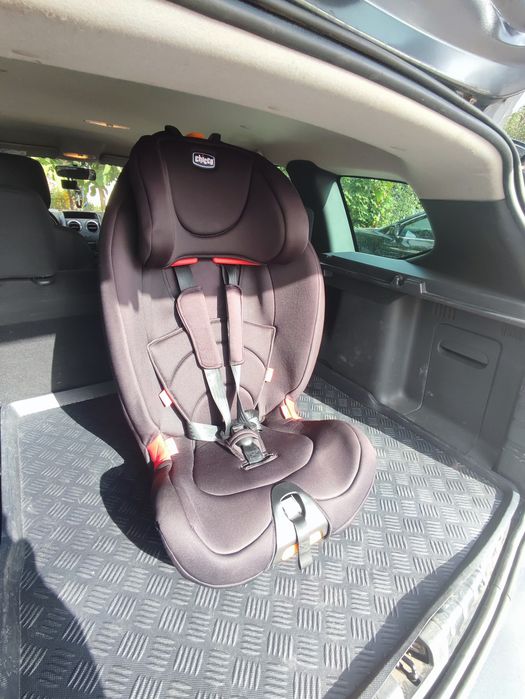 Автокрісло Chicco Gro-up группа 1/2/3 автокрісло кресло автомобильное