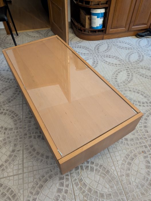 Mesa de centro de sala beije