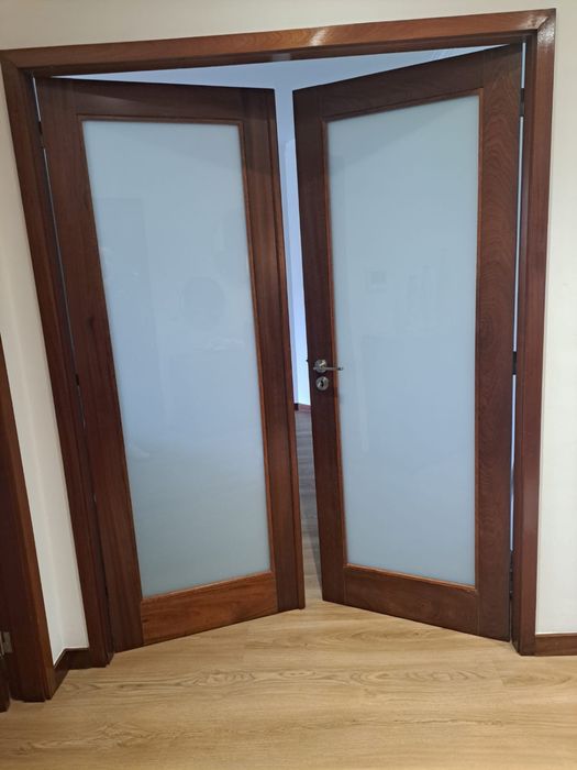 Portas de Madeira em Vidro
