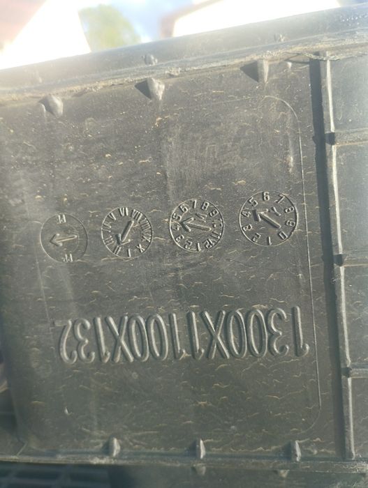 Піддони пластикові б/у .