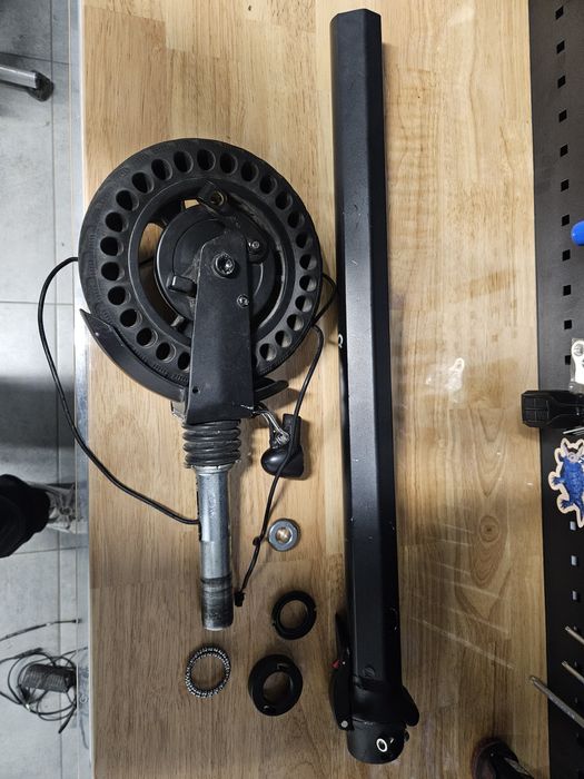 Kolumna kierownicy razem z mechanizmem składania do hulajnogi