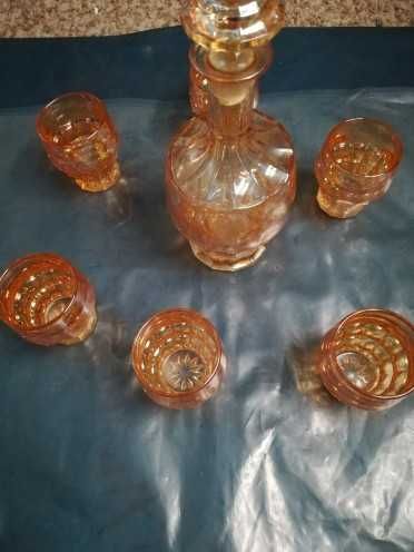 conjunto de garrafa de licor com 6 calices