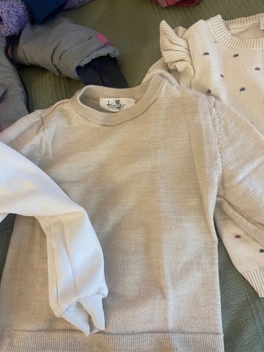 Zestaw kurtek, spodni i swetrów zimowych, dziewczynka 100 -110 cm