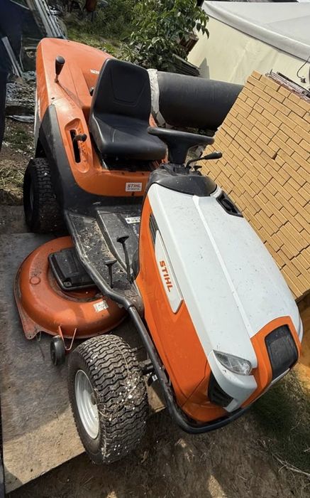 Газонокосарка/трактор Stihl RT 6127 ZL.