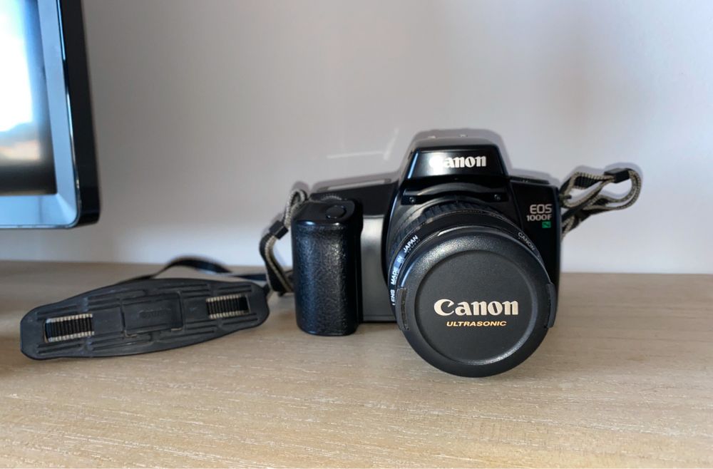 Canon EOS 1000F N