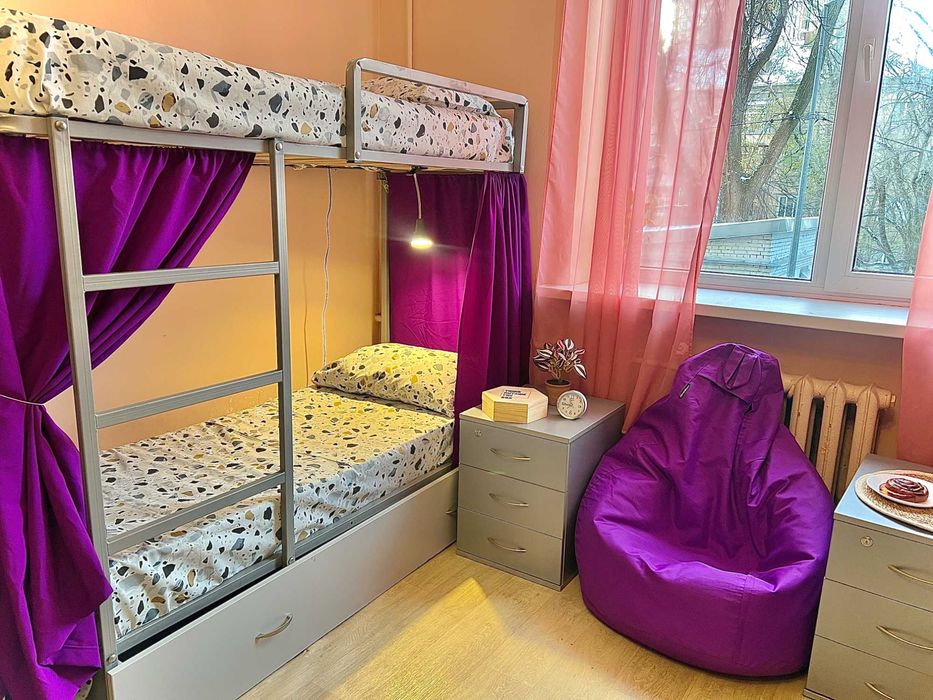 Хостел Печерська! Легко дістатись без ліфта! Теплота та  світло!