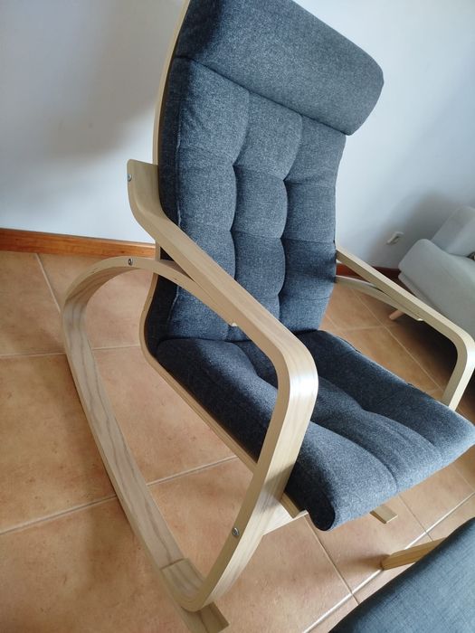 Poltrona com descansa pés