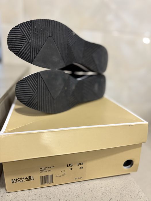 Кросівки жіночі Mikhael Kors 38р