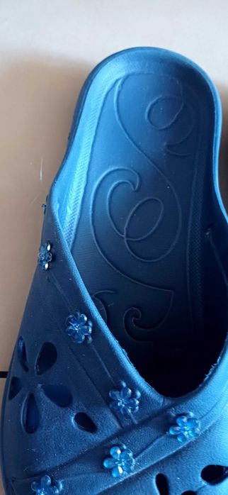 Buty typu klapki gumowe na basen i nie tylko roz 40wew.25.5Nowe