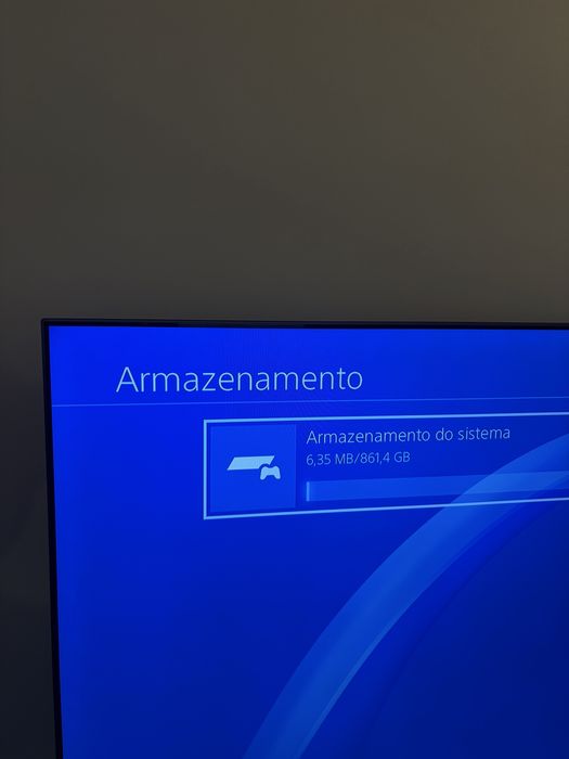 Vendo Playstation 4 com 1TB e com comando