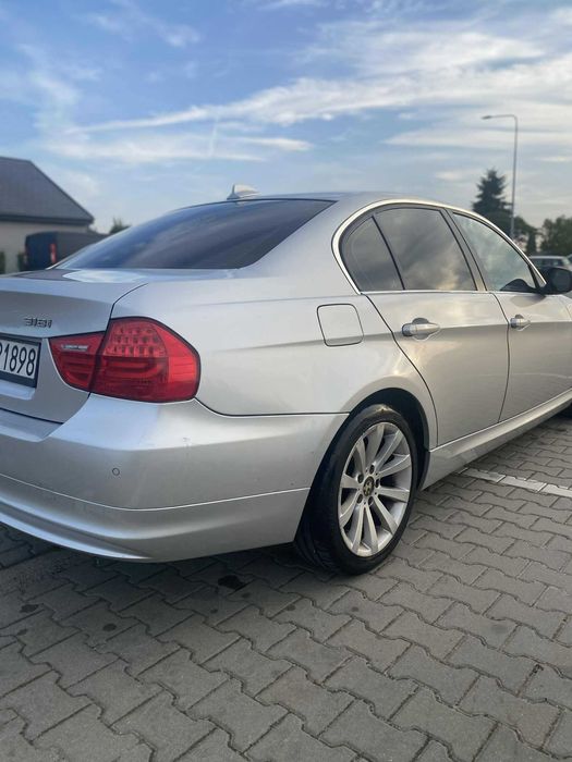 BMW E90 318i 2.0 benzyna 2010rok