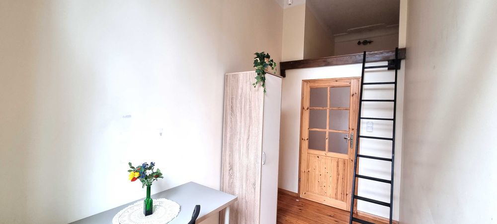 Pokój z antresolą | balkon | wolne 4 | od 1.10 | Łazarz, Park Wilsona |